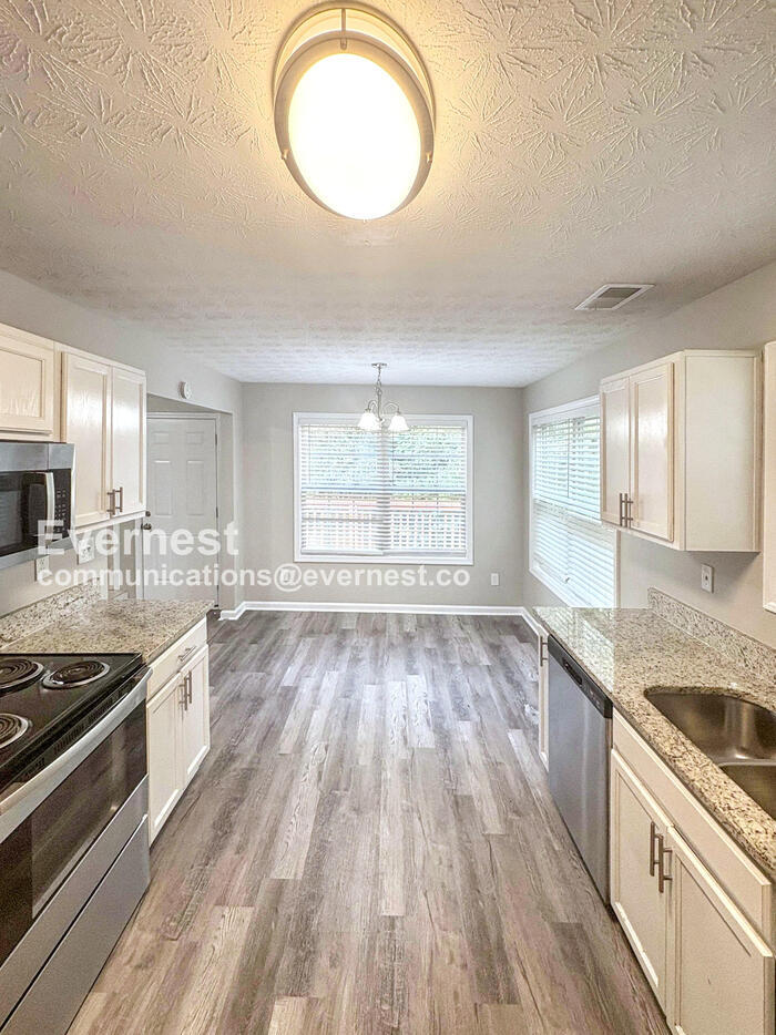 Building Photo - 20 Shenandoah Dr