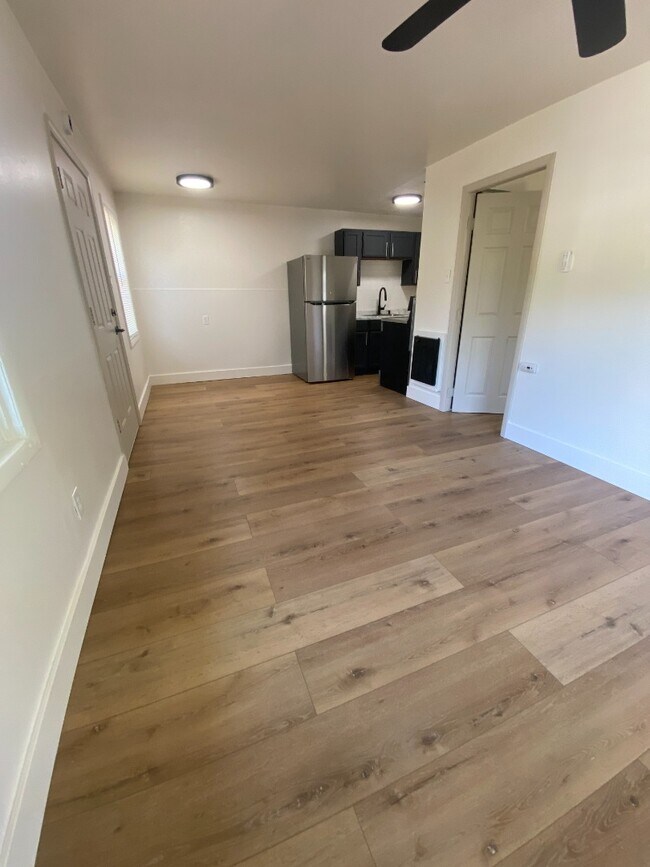Primary Photo - 120D Bellerive Blvd
