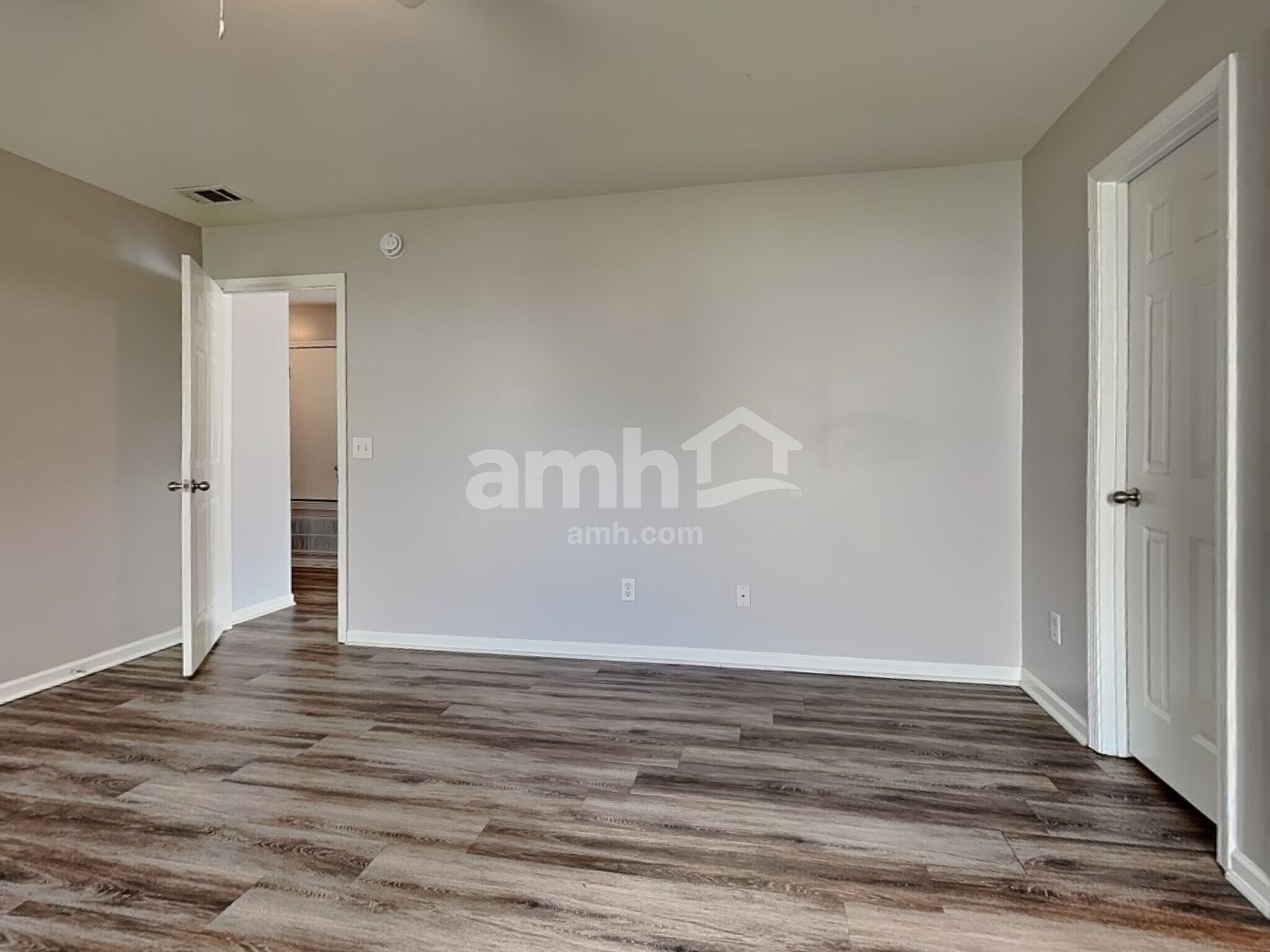 Building Photo - 422 Sea Breeze Dr