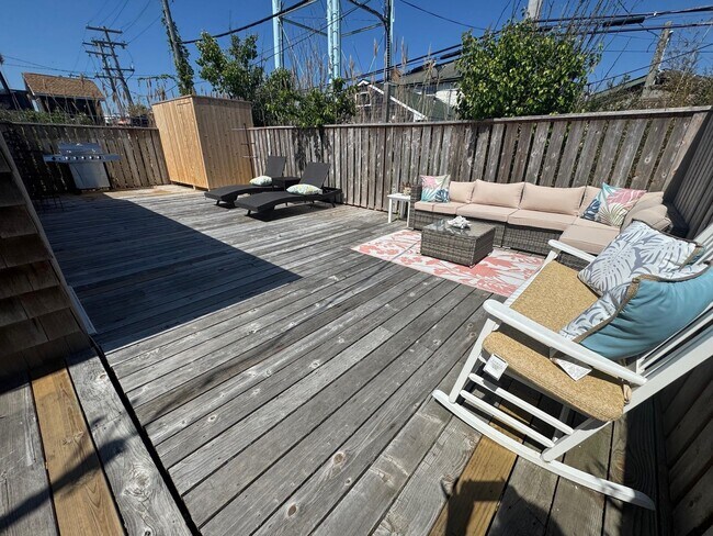 Building Photo - 917 Evergreen Walk