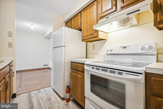 Building Photo - 1607 Aspen Dr
