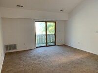 Building Photo - 1700 Ravens Crest Dr