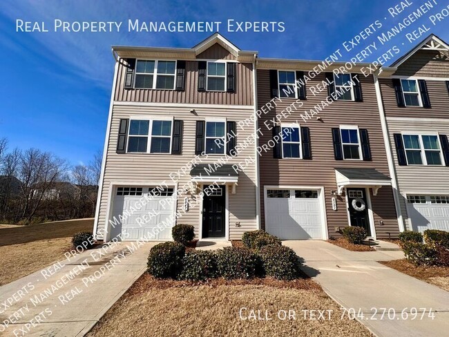 Primary Photo - Charming 3BR/2BA townhouse in Charlotte