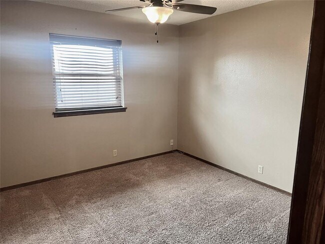 Building Photo - 1344 Meadow Ln
