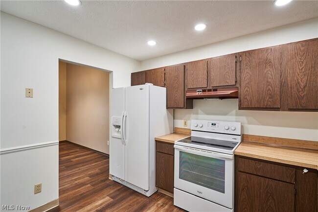 Building Photo - 939 Kirkwall Dr