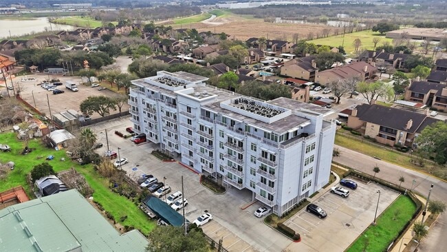 Building Photo - 6955 Turtlewood Dr