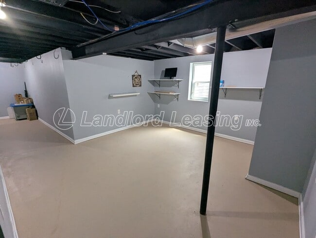 Building Photo - Spacious 4-Bedroom Colonial in Martin’s Ru...
