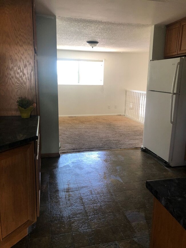 Building Photo - Half of a Duplex Available - 4 Bedroom 2 Bathroom in Lakewood