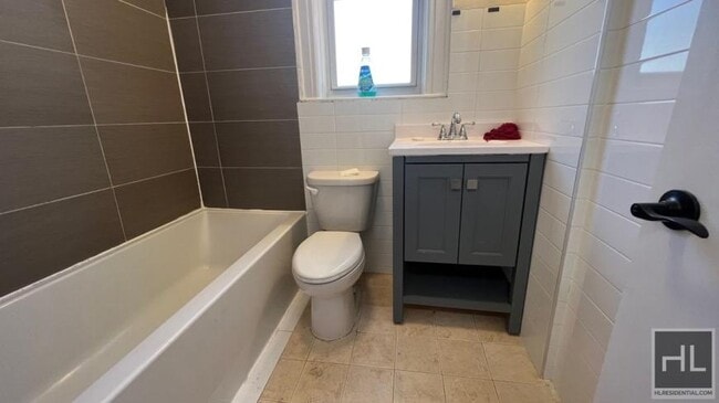 Building Photo - 4 bedroom in BROOKLYN NY 11218