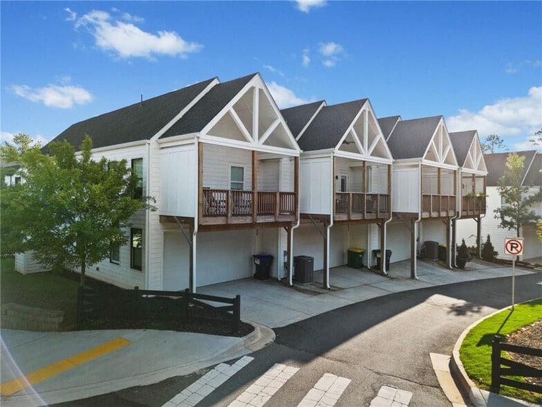 Building Photo - 104 Pearl St