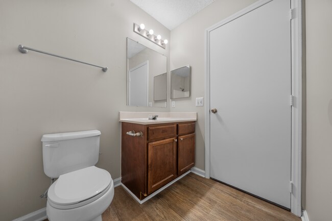 Building Photo - 2411 Hill St