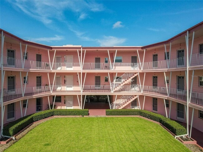 Building Photo - 640 N Park Ave
