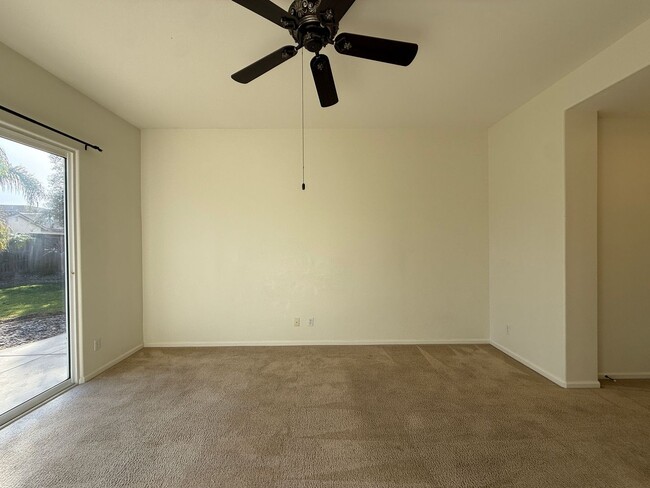 Building Photo - Centrally Located Single Story Home in Traditions