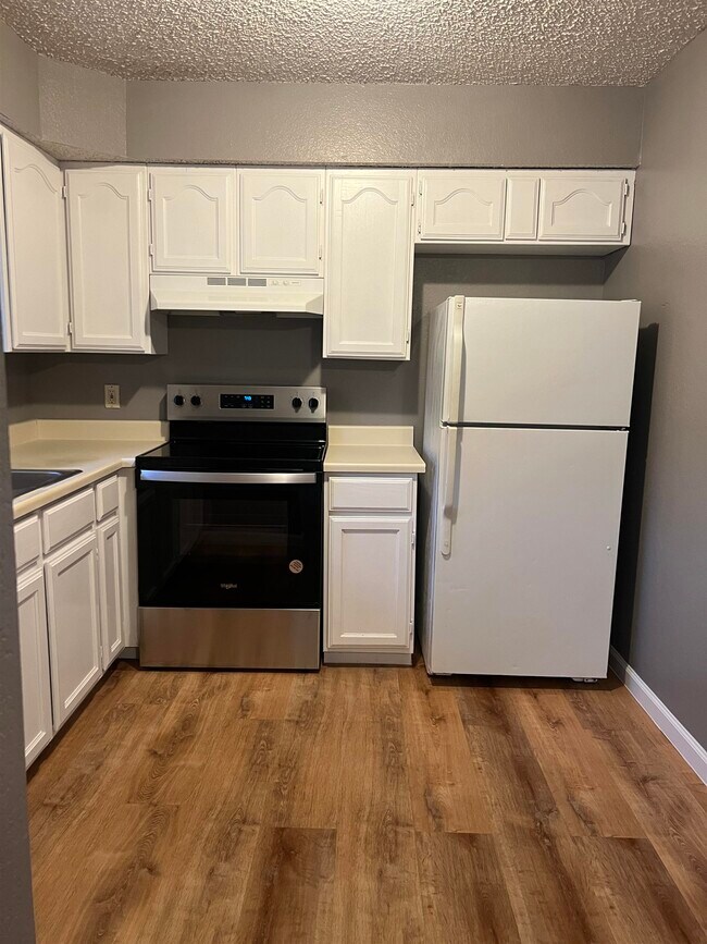 Building Photo - 4102 Eagle Pass Ave