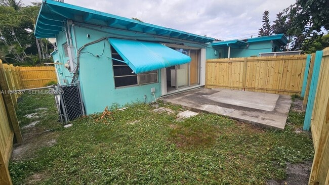 Building Photo - 1836 Roosevelt St