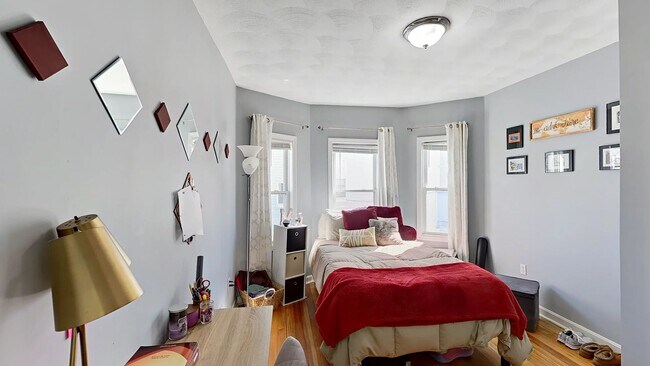 Building Photo - Somerville 5bed 2bath available 9/1/2026 - Modern Apartment $4995