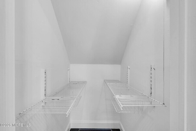 Building Photo - 96 East Ave