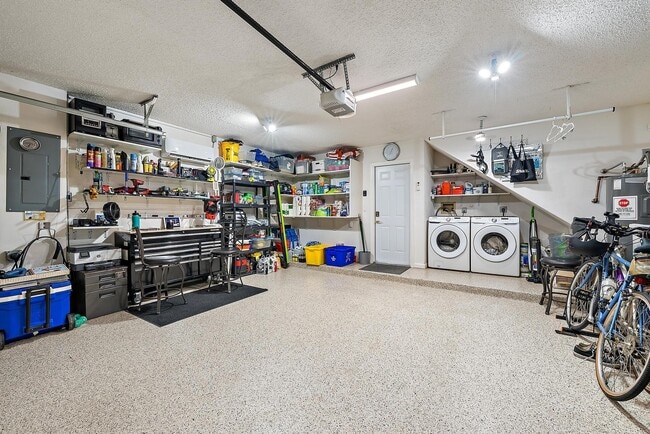 Building Photo - 17 Commodore Pl