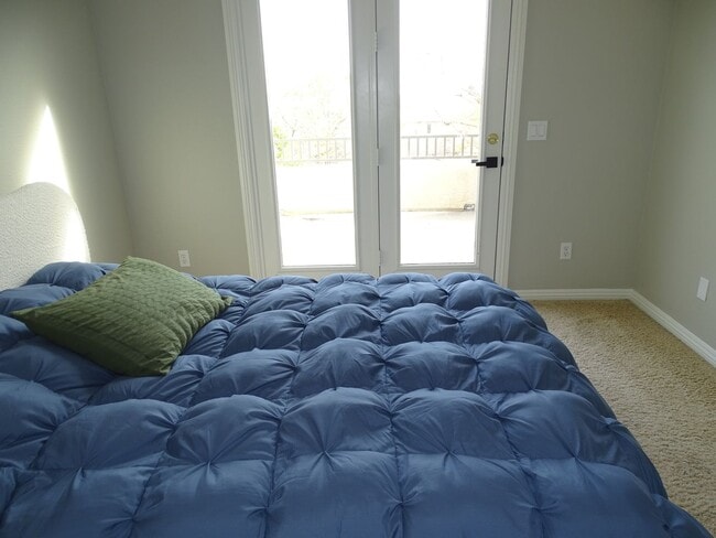 Building Photo - West Summerlin 5 Bedroom, Bed & Full Bath 1st Floor, Beauty