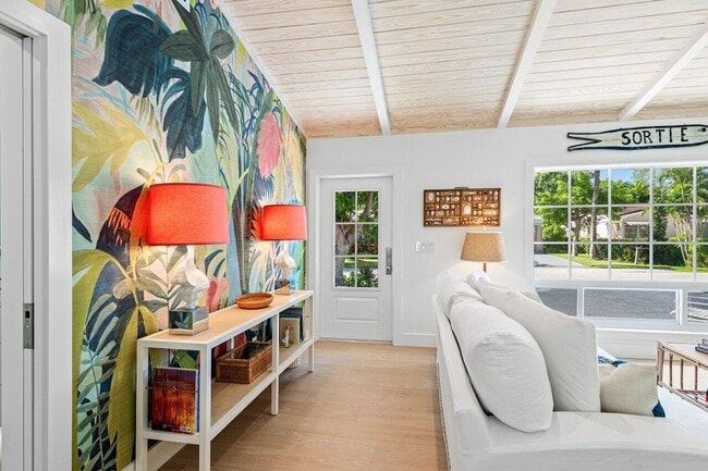 Building Photo - 11 Hersey Dr