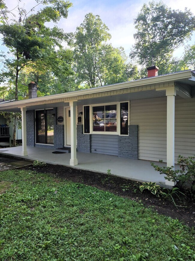 Building Photo - 106 Lousia Street