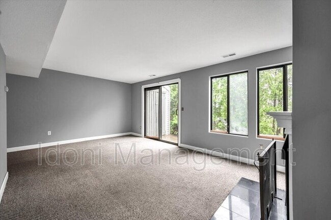 Building Photo - 78 Shepards Knoll Dr