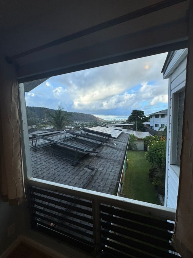 Building Photo - Bright & Spacious 3-Bedroom Home in Peacef...