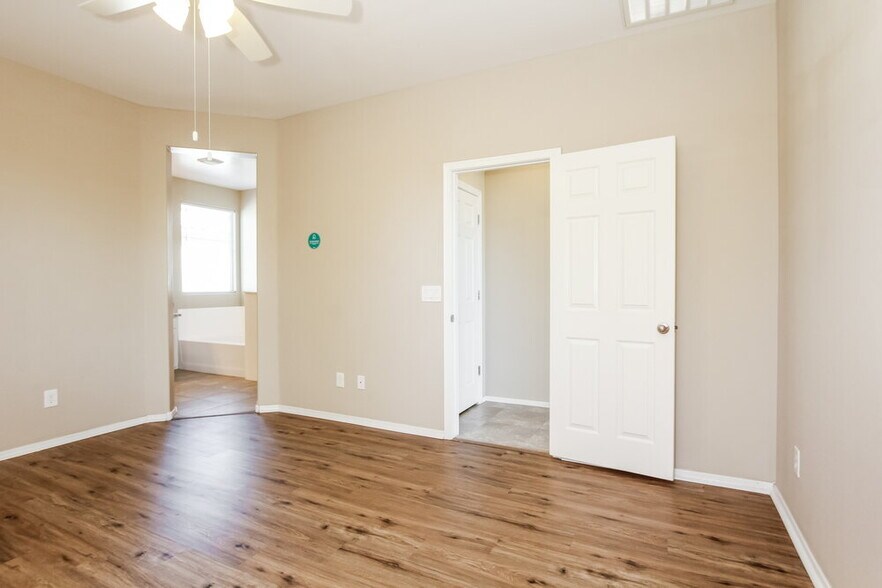 Building Photo - 12164 W Superior Ave