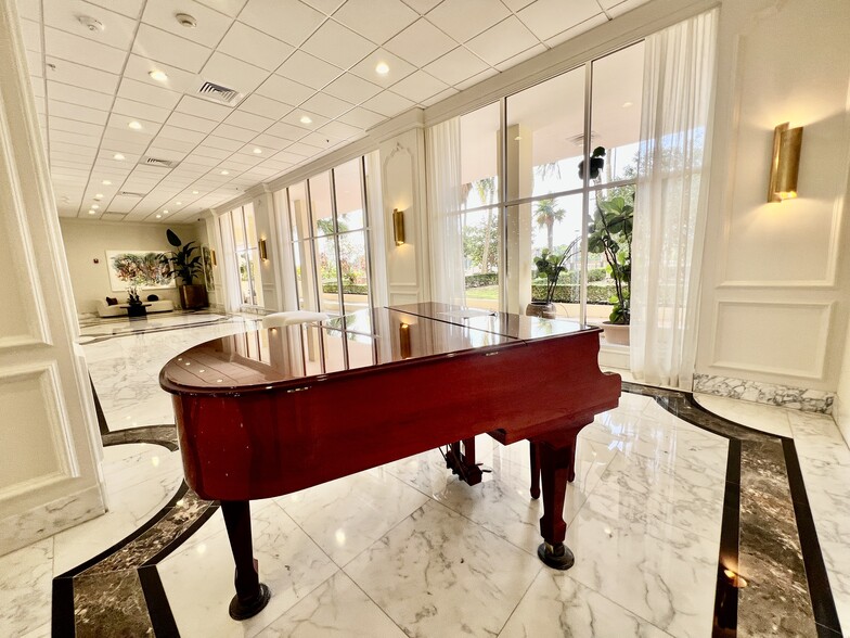 Building Photo - 5600 Collins Ave