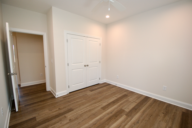 Building Photo - 3/2.5 Luxury Townhome Now Available!