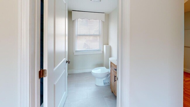 Building Photo - 610 Orange St