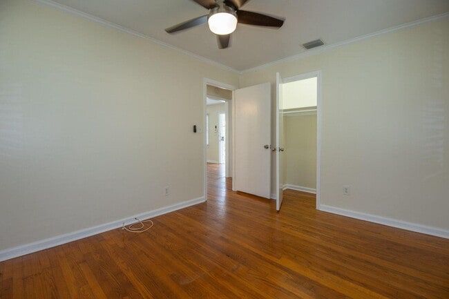 Building Photo - 219 11th Ave S
