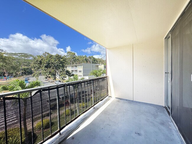 Building Photo - One-Bedroom Mililani Condo with Parking