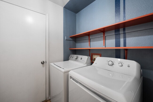 Building Photo - 111 Quail Hollow Dr