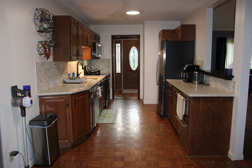 Building Photo - 2115 Pineshore Ct