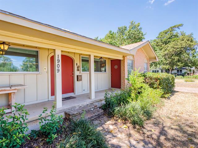 Building Photo - 1909 8th St