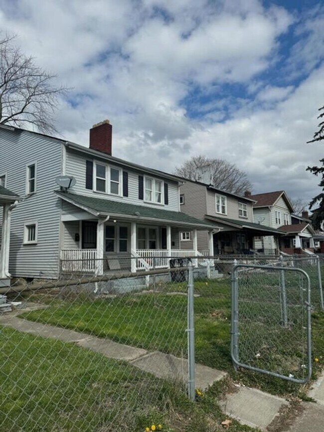 Building Photo - 1078-1080 E. 17th Ave