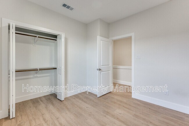 Building Photo - 827 Stamps Ave