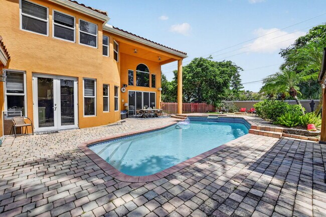 Building Photo - 23201 Boca Club Colony Cir