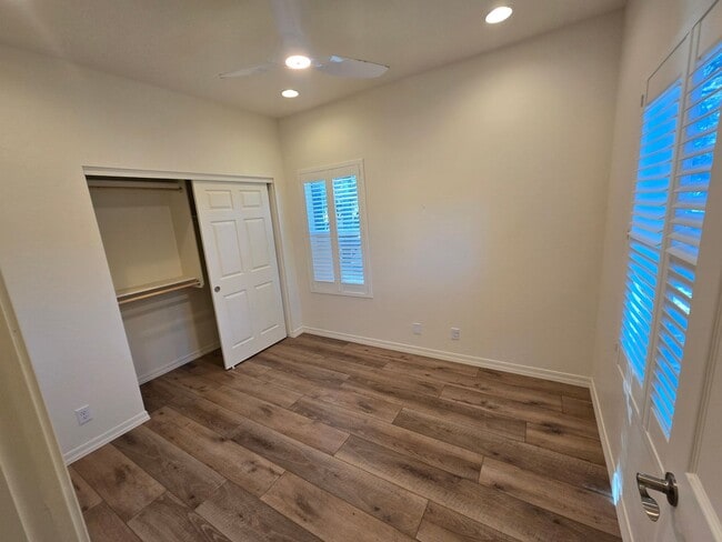 Building Photo - Beautiful, Newly-Built, Townhouse w/A/C & ...