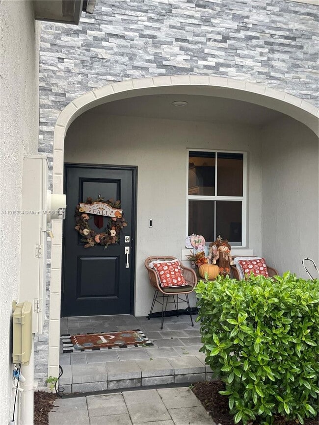 Building Photo - 2624 SE 11th Ct