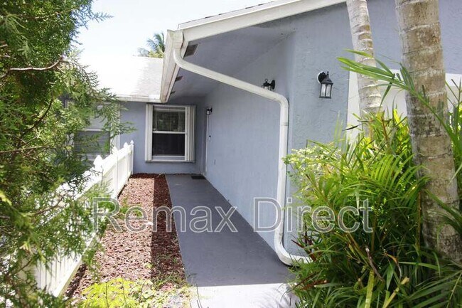 Building Photo - 134 Sparrow Dr