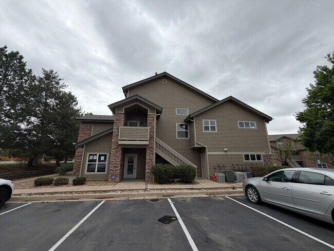 Building Photo - Remodeled Top-Level Condo in Pool Community Near Shopping & Dining