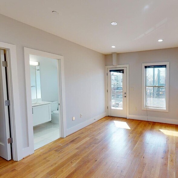 Building Photo - 1159 Oates St NE