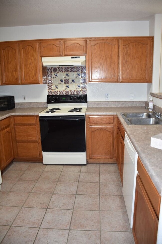 Building Photo - Great House Located in Winterhaven