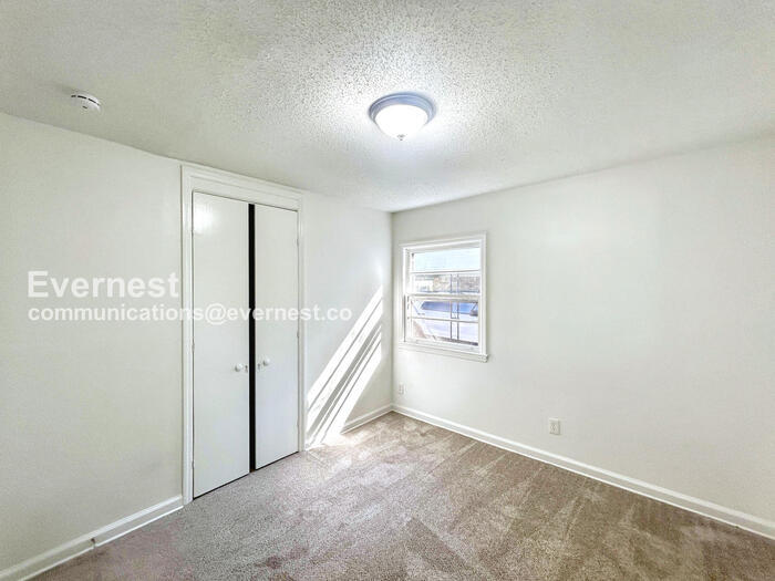 Building Photo - 3601 Hendricks Ave