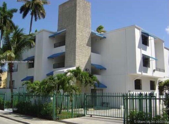 Primary Photo - 950 NW 11th St