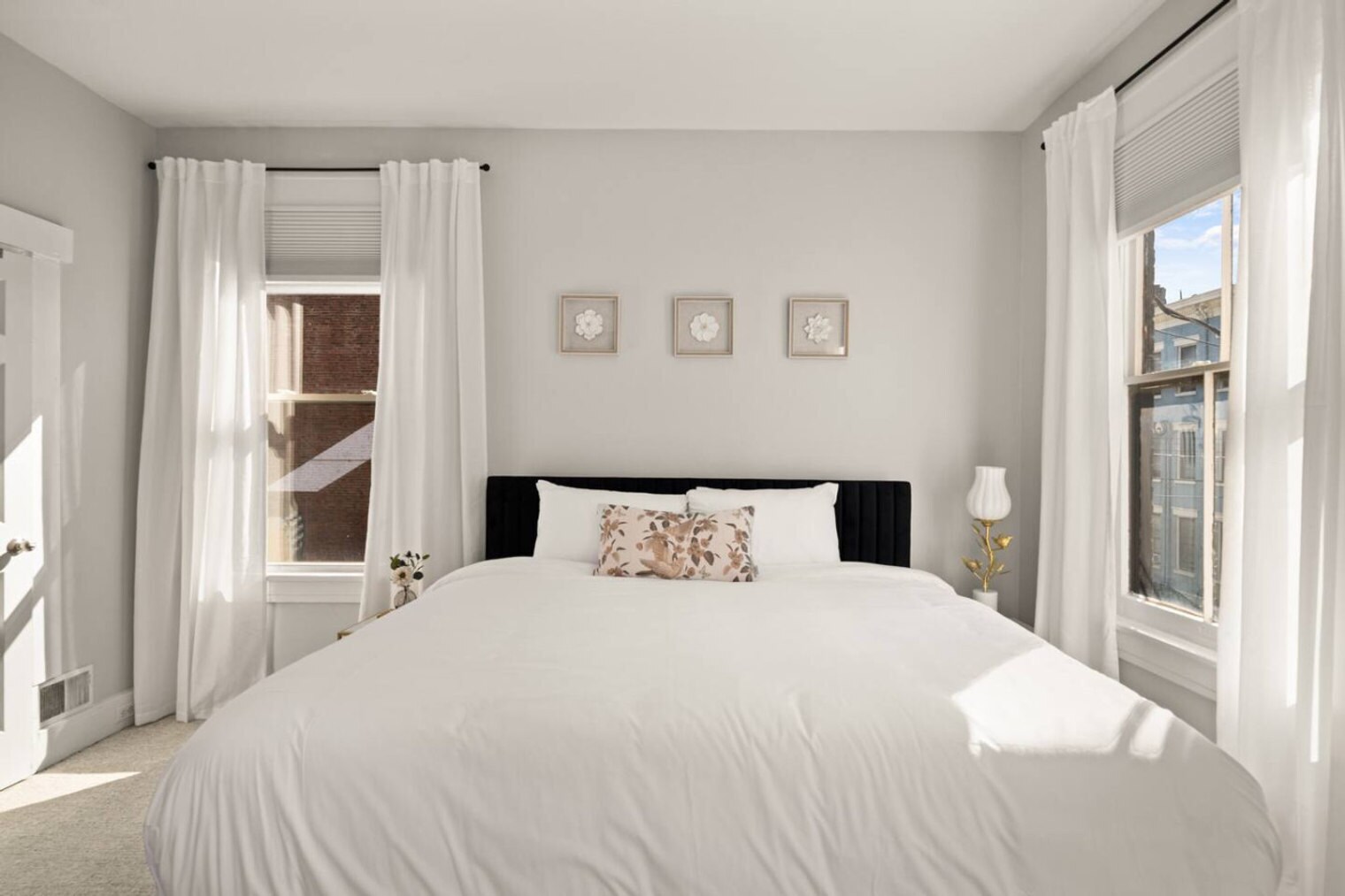 Building Photo - 516 E 12th St