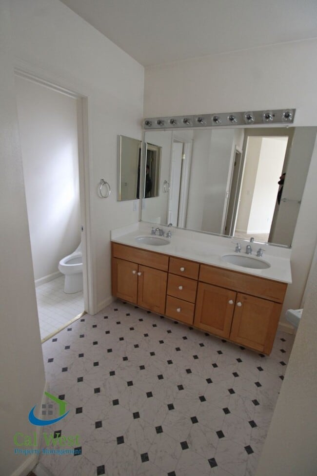 Building Photo - $5,995.00 - Gorgeous 2 Story 3 Bedroom 2.5 Bath Home steps away from Downtown Mountain View and C...