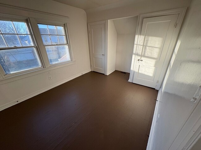 Building Photo - Charming 3-bedroom home located in the heart of Dayton